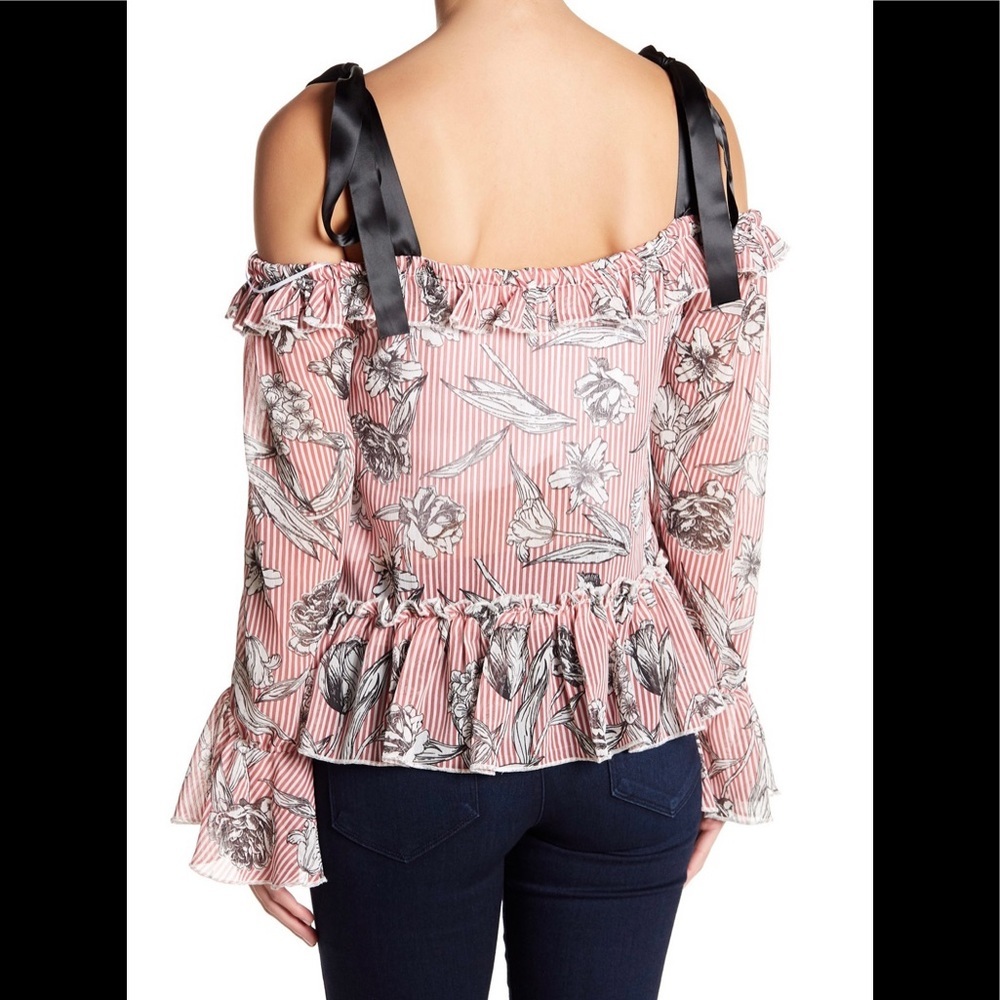 Off the Shoulder Ribbon Tie Ruffle Print Top - Picture 2 of 7